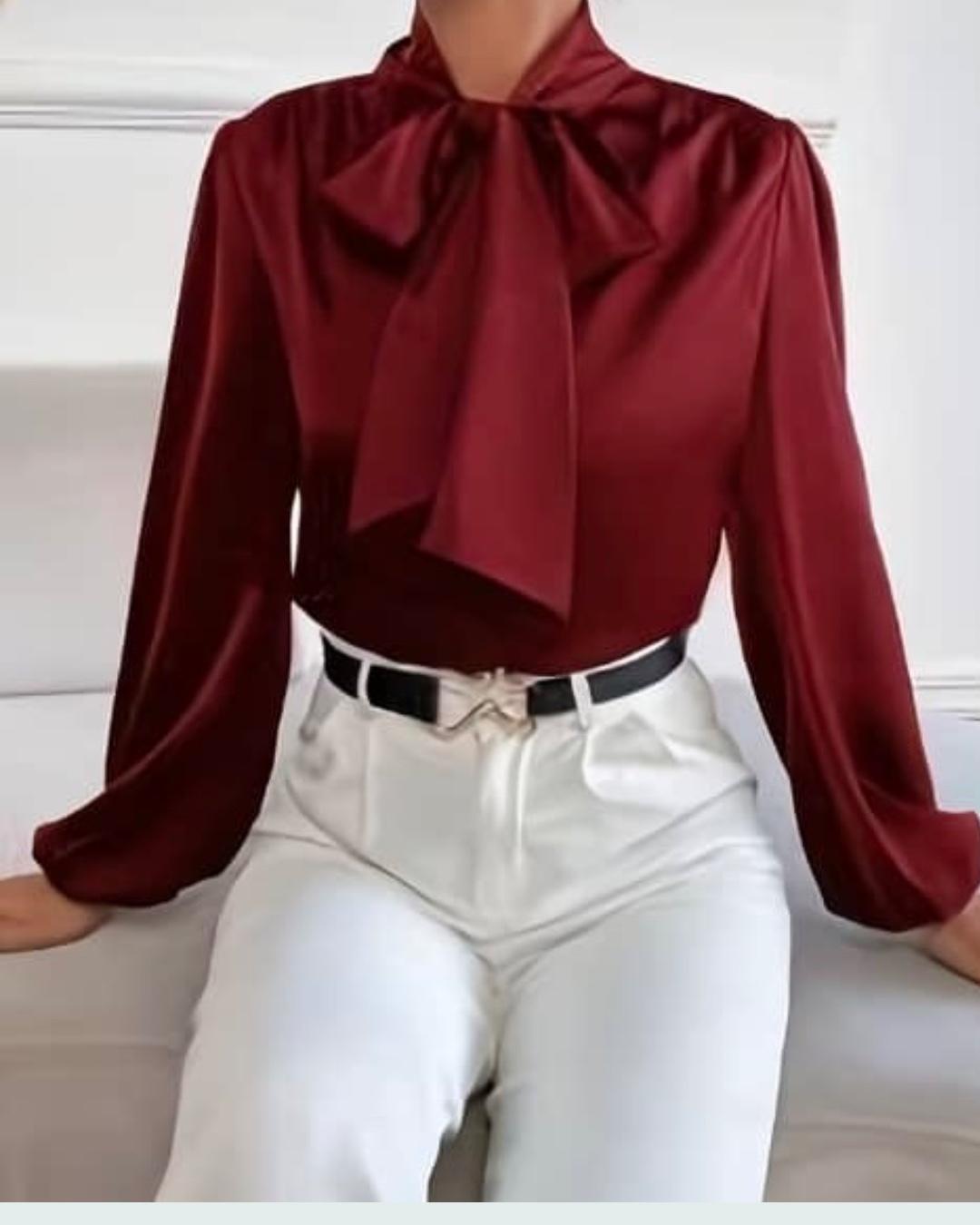 Blusa de satén con lazo · blusa de satén guinda